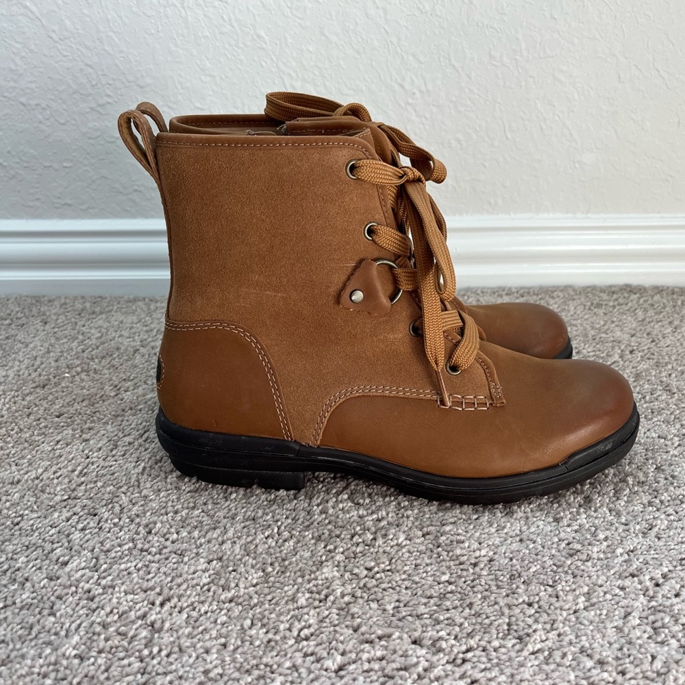UGG Hapsburg Hiker Woman’s Boots - Picture 2 of 10
